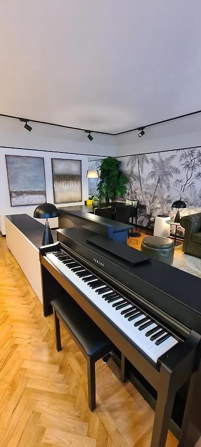 Lägenhet Exclusive Top Floor 2-Bedroom Flat Milano
