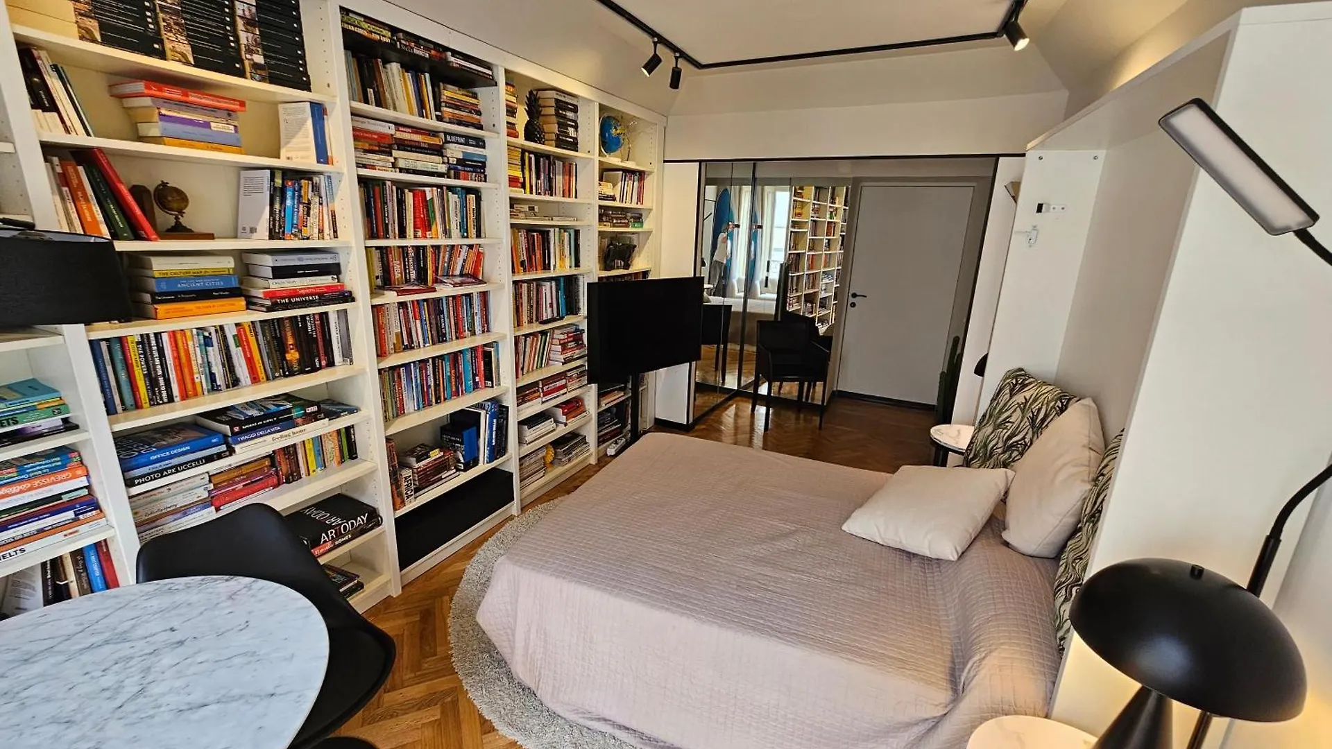 Lägenhet Exclusive Top Floor 2-Bedroom Flat Milano Italien
