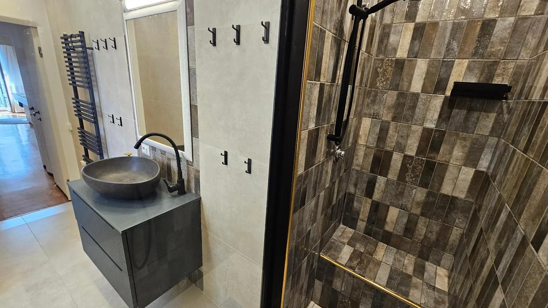 Exclusive Top Floor 2-Bedroom Flat Milano 0*,  Italien