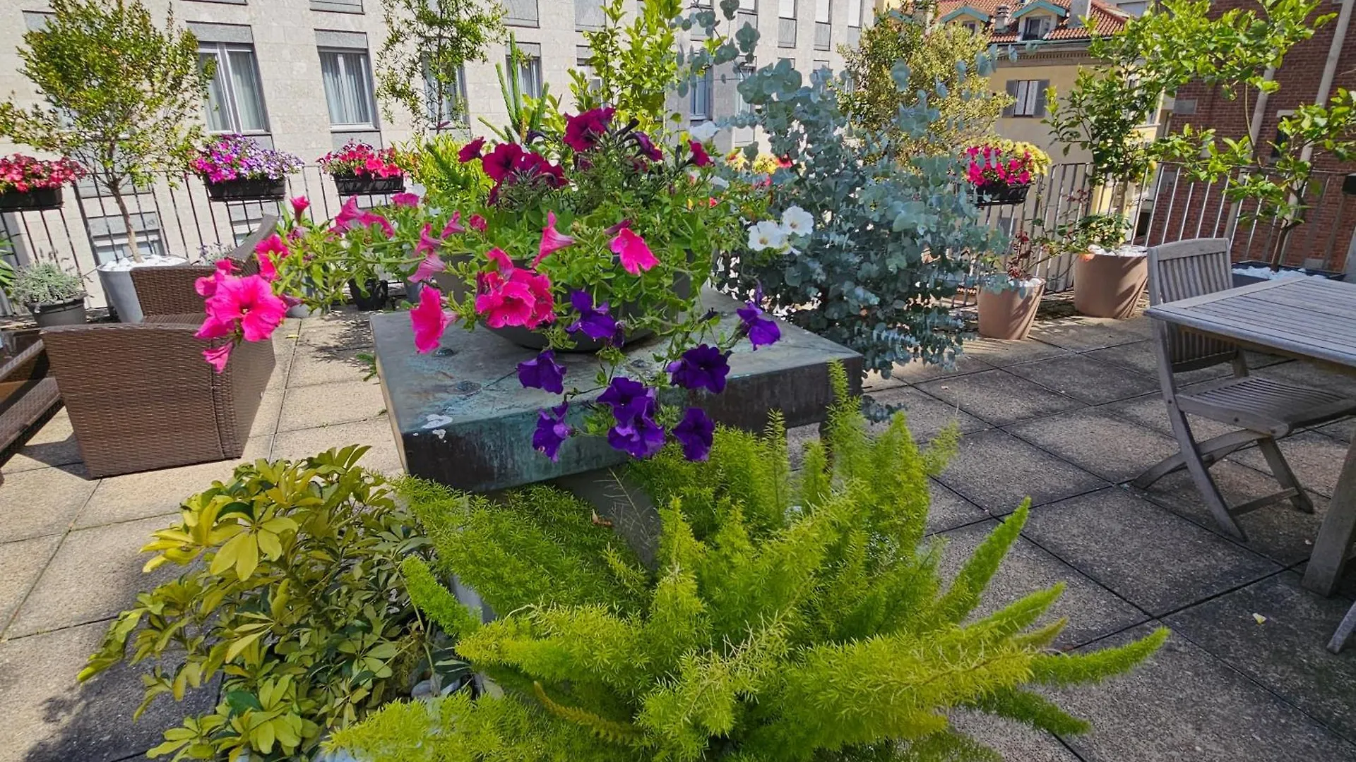 Exclusive Top Floor 2-Bedroom Flat Milano Lägenhet