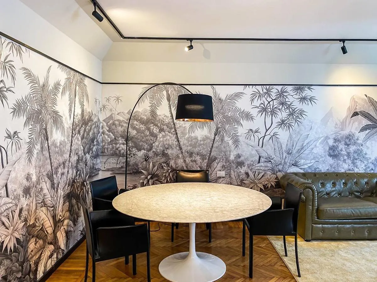 Exclusive Top Floor 2-Bedroom Flat Μιλάνο