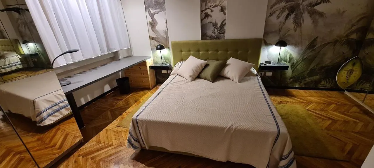 Exclusive Top Floor 2-Bedroom Flat Μιλάνο