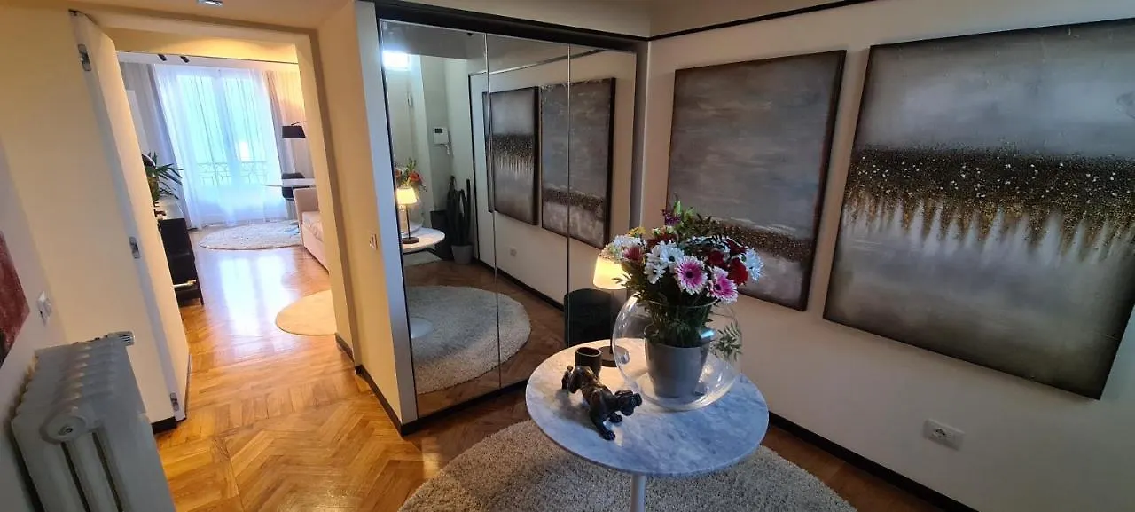 Διαμέρισμα Exclusive Top Floor 2-Bedroom Flat Μιλάνο