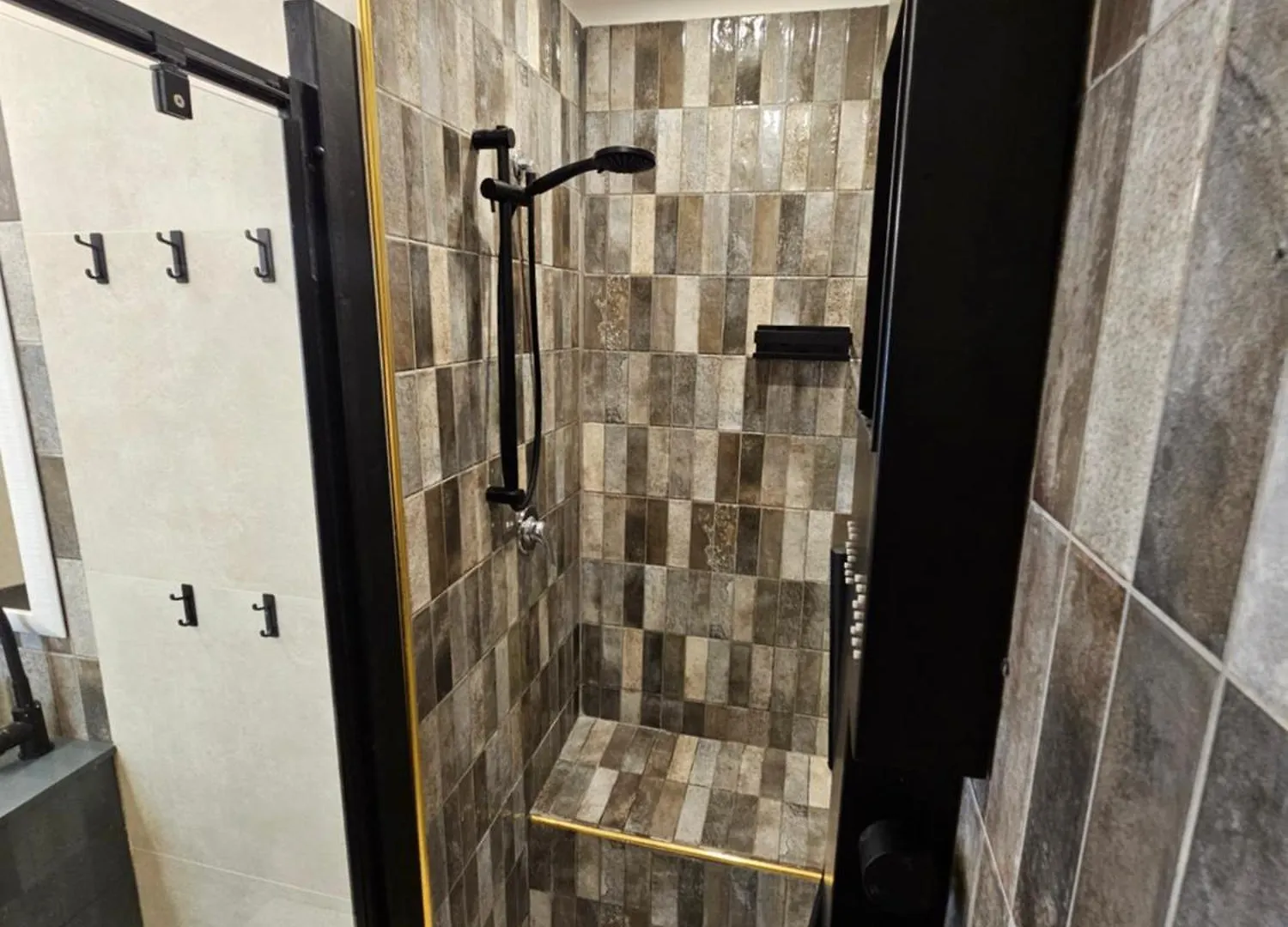 Exclusive Top Floor 2-Bedroom Flat Μιλάνο