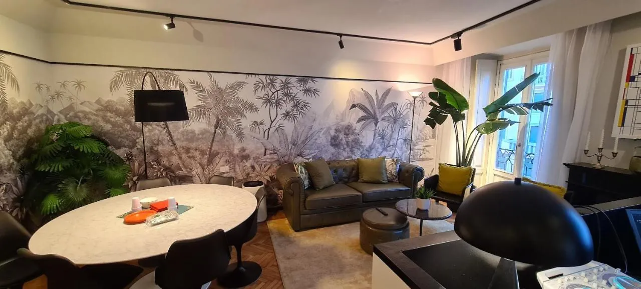 Daire Exclusive Top Floor 2-Bedroom Flat Milano