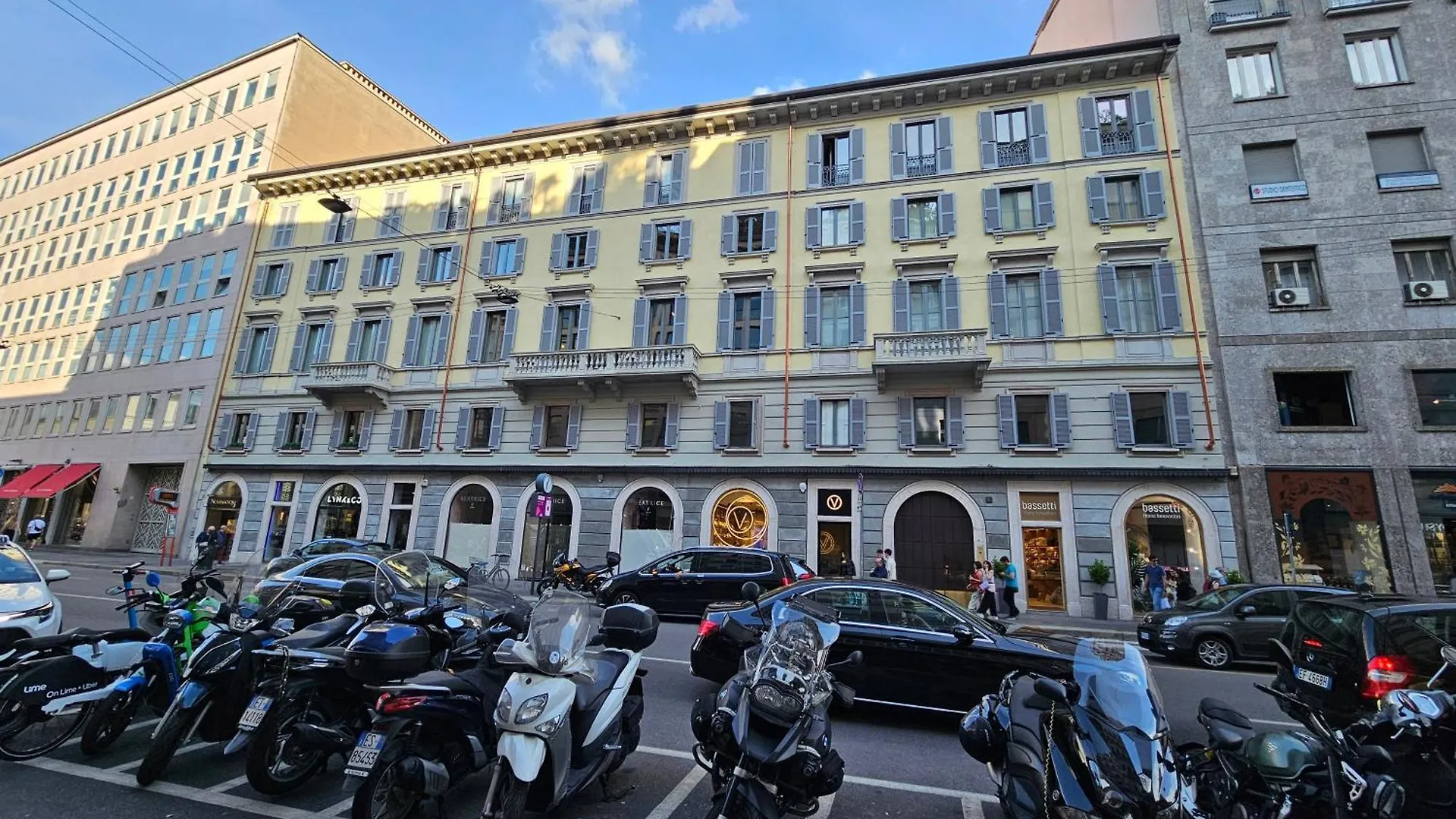 Daire Exclusive Top Floor 2-Bedroom Flat Milano